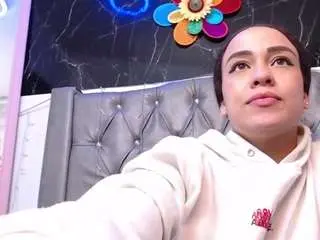 Lila-gummy  live sex cam