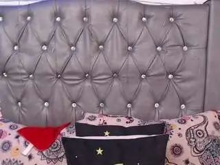 Lila-gummy  live sex cam