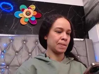 Lila-gummy  live sex cam