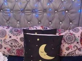 Lila-gummy  live sex cam