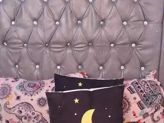 Lila-gummy  live sex cam