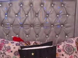 Lila-gummy  live sex cam