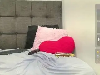 Pearlkitty  live sex cam