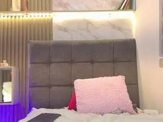 Pearlkitty  live sex cam