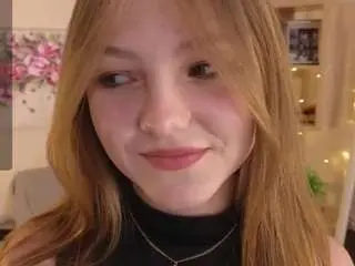 Sue-sanders  live sex cam