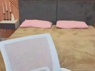 Alanna-warner  live sex cam