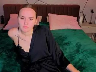 Alanna-warner  live sex cam