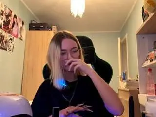 Marvelkough  live sex cam