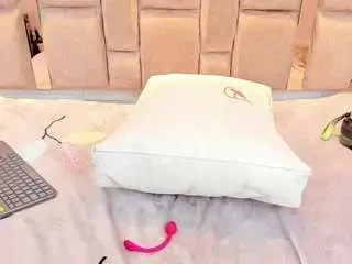 Pocahontas-pow  live sex cam