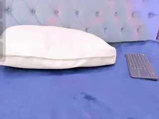 Pocahontas-pow  live sex cam
