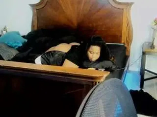 Bombshellhooters18  live sex cam