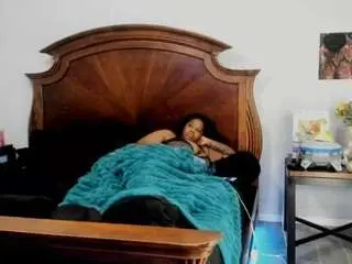 Bombshellhooters18  live sex cam