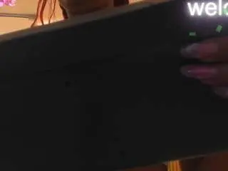 Ella-harper  live sex cam