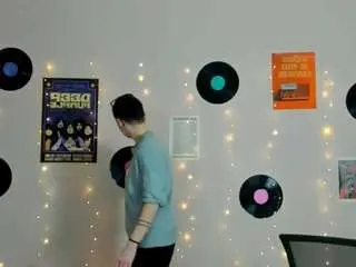 Emi-fade  live sex cam