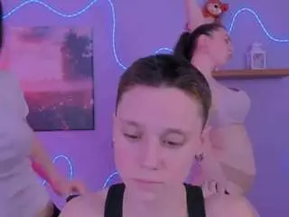 Emi-fade  live sex cam