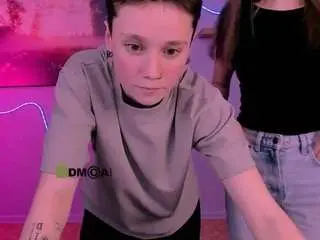 Emi-fade  live sex cam