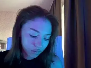 Holleyhillstrom  live sex cam