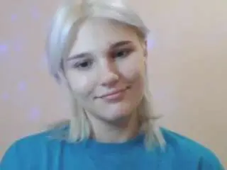 Meghannleu  live sex cam