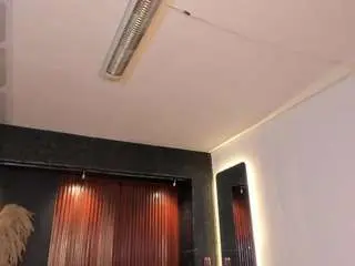 Saracorraless  live sex cam