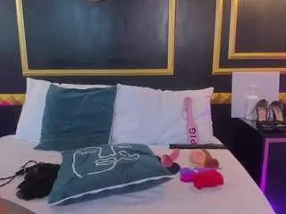 Bombom-fox  live sex cam