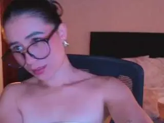 Chloe-turner  live sex cam