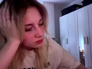 Freddachase  live sex cam