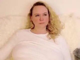 Laurasky  live sex cam