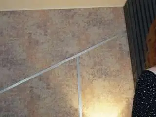 Scarlet-eyes  live sex cam