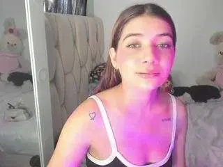 Kittyklum  live sex cam