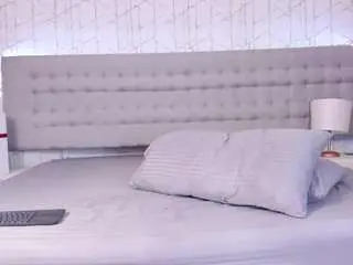 Alexiiabrown  live sex cam