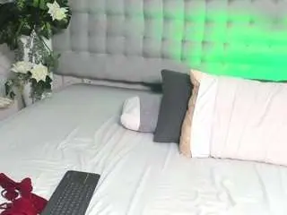 Alexiiabrown  live sex cam