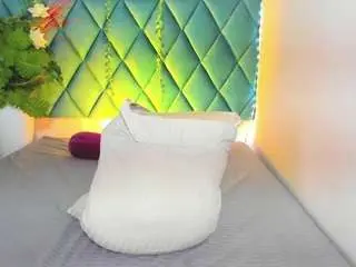 Alexiiabrown  live sex cam
