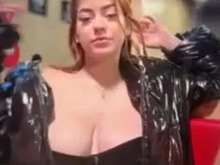 Naughtyfriends  live sex cam