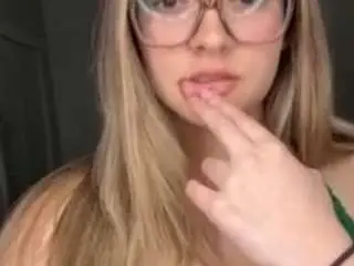 Marieeheart  live sex cam