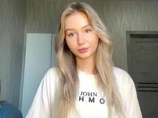 Renatamercier  live sex cam