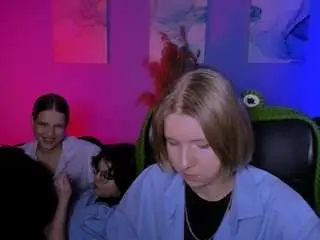 Samanta-hotty  live sex cam