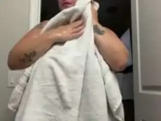 Diamondbabii99  live sex cam