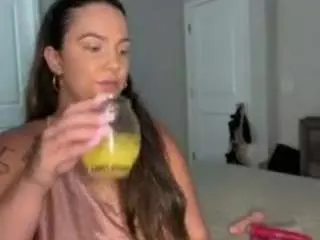 Diamondbabii99  live sex cam