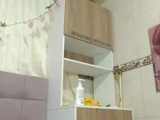 Taylorolsen  live sex cam