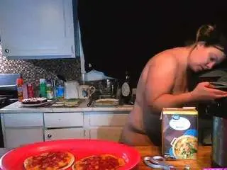 Cutiebooty4u  live sex cam