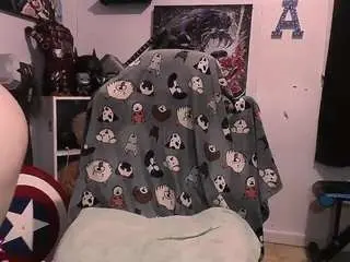 Cutiebooty4u  live sex cam