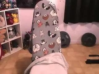 Cutiebooty4u  live sex cam