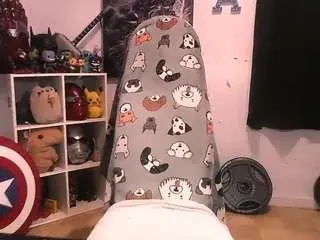 Cutiebooty4u  live sex cam