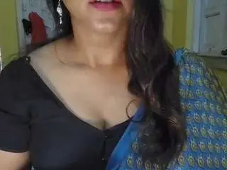 Itsinaaya  live sex cam