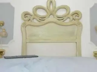 Naia-cox  live sex cam
