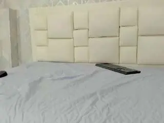 Naia-cox  live sex cam