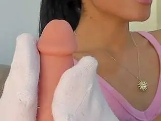 Naia-cox  live sex cam