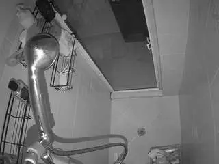 Voyeurcam-baileybase-shower  live sex cam
