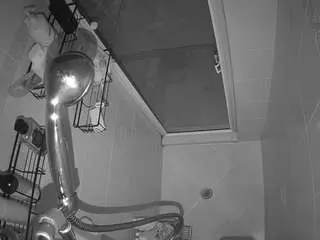 Voyeurcam-baileybase-shower  live sex cam