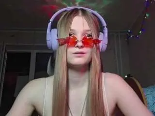 Junkosham  live sex cam